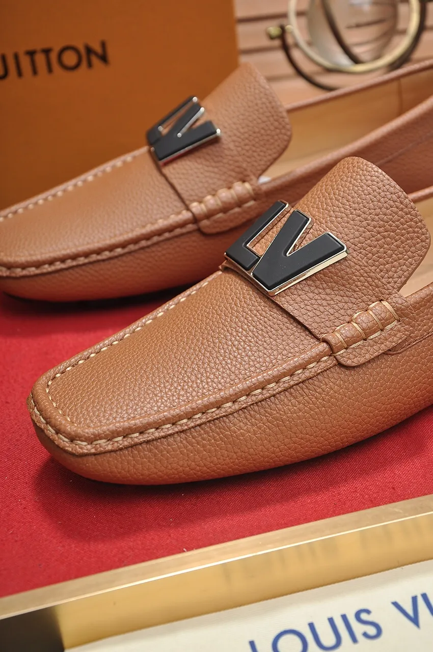 Men's men's shoes 💰420💶 [LV Doudou shoes] (water-dyed cowhide lining) new model is on the market, available on the official website. The new Doudou shoes are processed into single-color materials, and the uppers are made of imported horsehide leather. The body of the shoe is fully hemmed with mark thread, and is lined with imported original cowhide leather. The elegant shoe shape is super suitable for all-matching, and the size is 38-44.